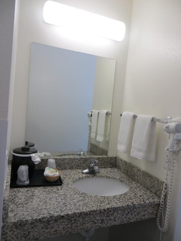 Travelodge By Wyndham Missouri Valley Eksteriør bilde